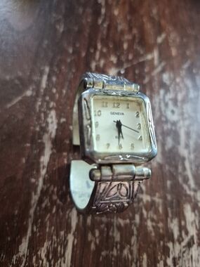 YGeneva Silver-Tone Women's Decorative Bracelet Watch Geneva Brand